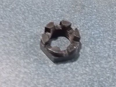 Hexagonal groove flat nut-steering joint