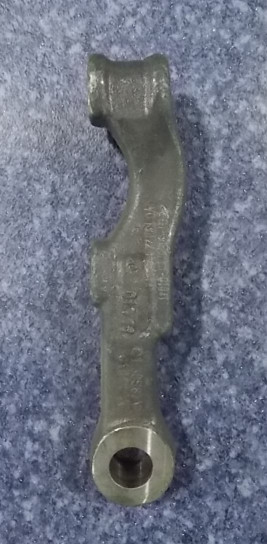 Left horizontal pull rod arm