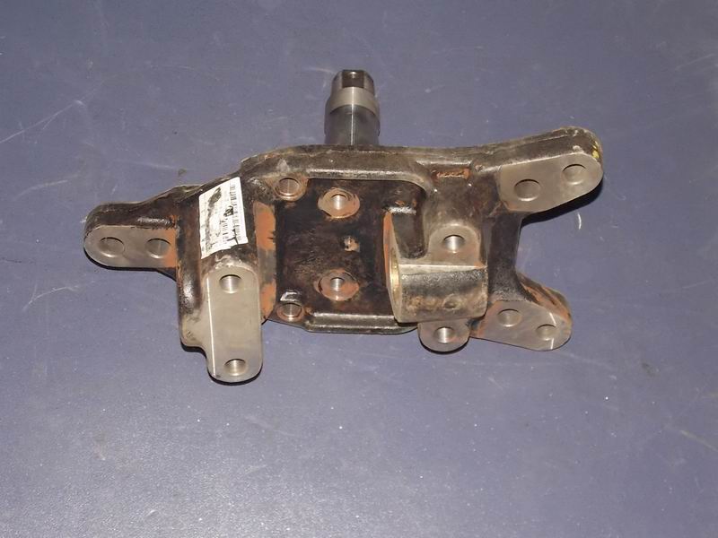 Поворотный кулак правый в сборе-2