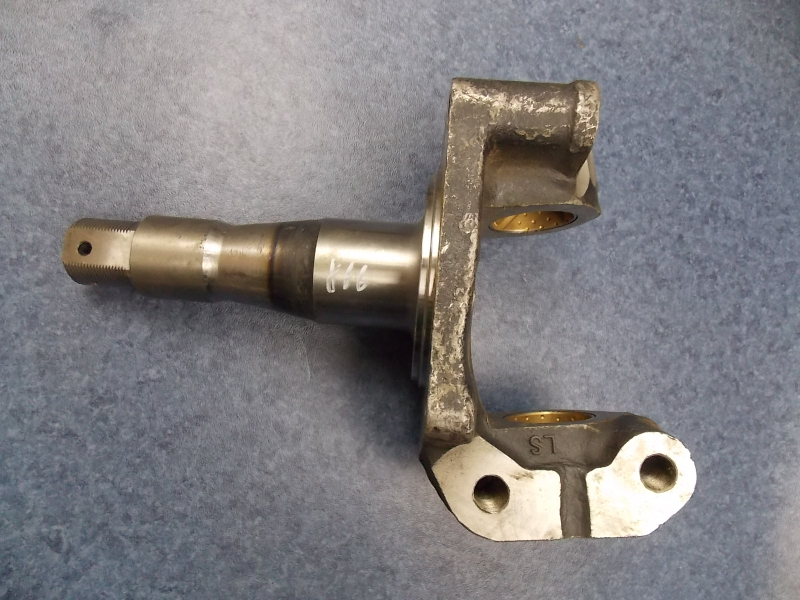 Левый рулевой шарнир с втулкой в ​​сборе