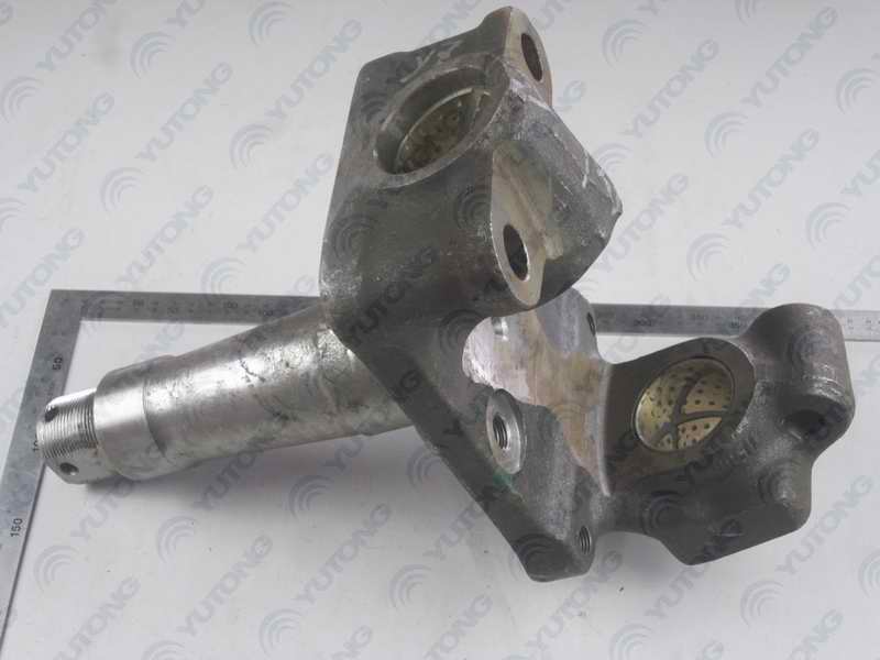 Поворотный кулак правый в сборе