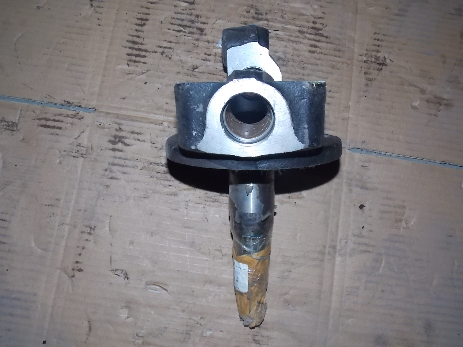 Поворотный кулак правый в сборе-1