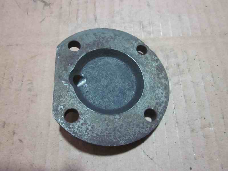 King pin lower end cover