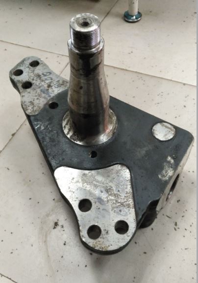Steering joint (right)