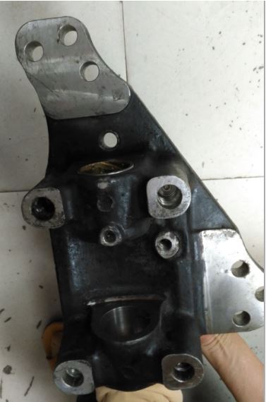Steering joint (right)-1