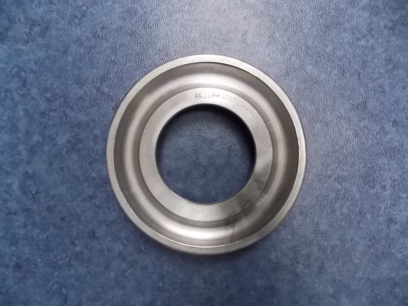 Front hub oil seal seat ring; inner diameter 70; outer diameter 140; thickness 25