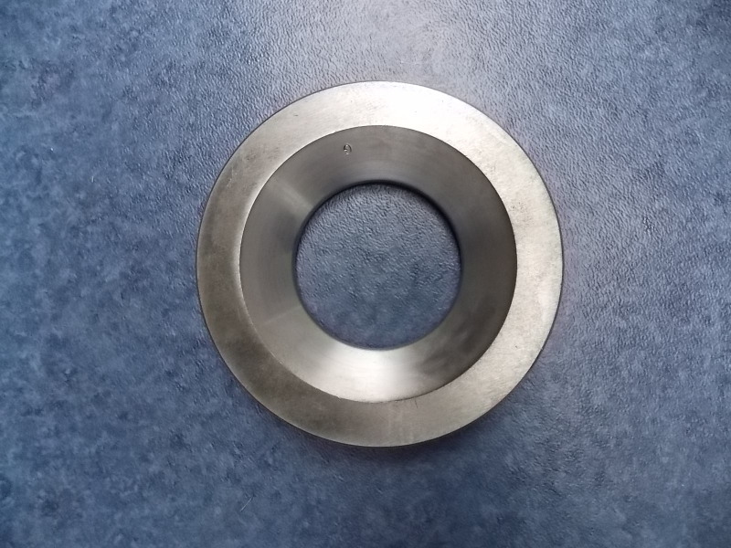 Front hub oil seal seat ring; inner diameter 70; outer diameter 140; thickness 25-1