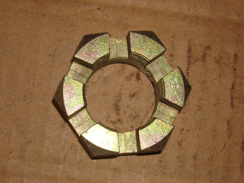 Steering joint lock nut