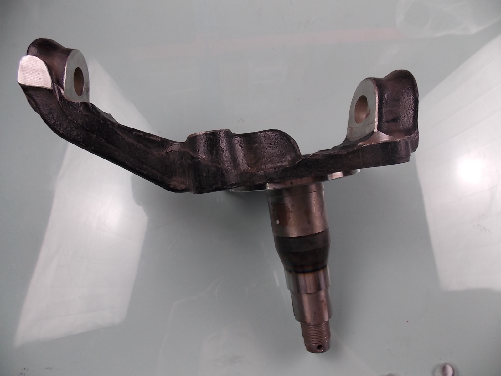 Левый поворотный шарнир-1