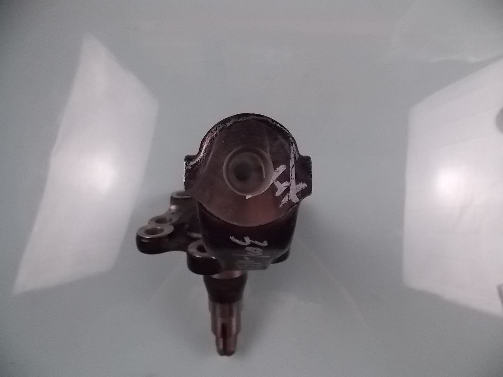 Левый поворотный шарнир-2