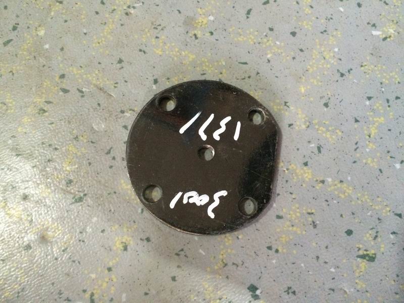 King pin blocking cover