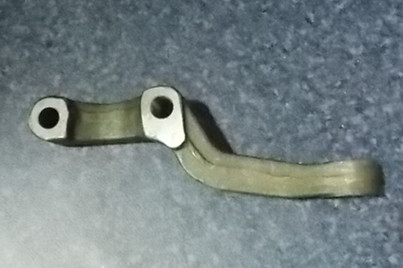 Left horizontal pull rod arm
