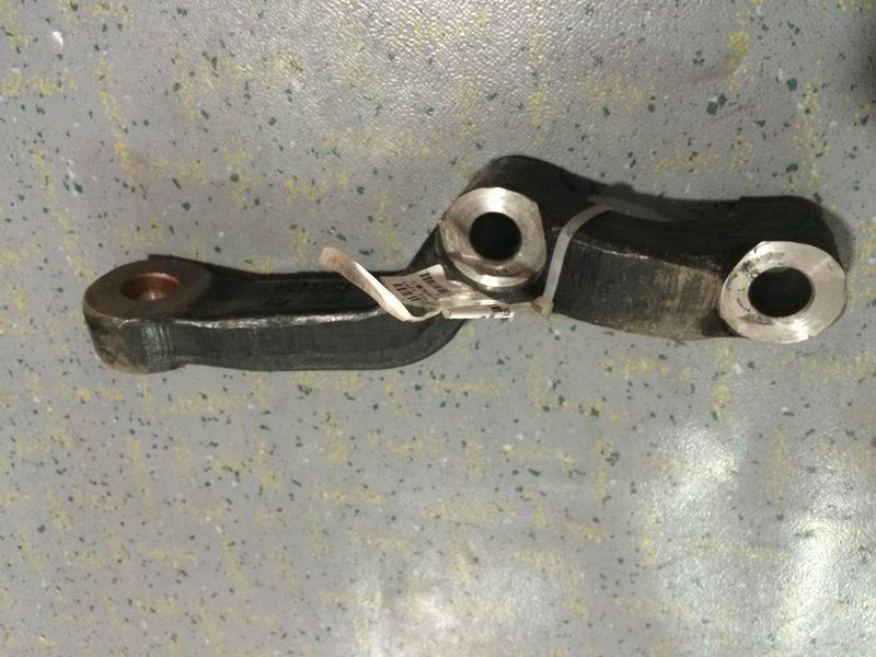 Поперечина рычага левая, 4. 5T , 220 /большой конец вниз