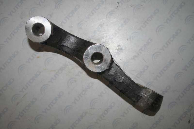 Левая горизонтальная тяга