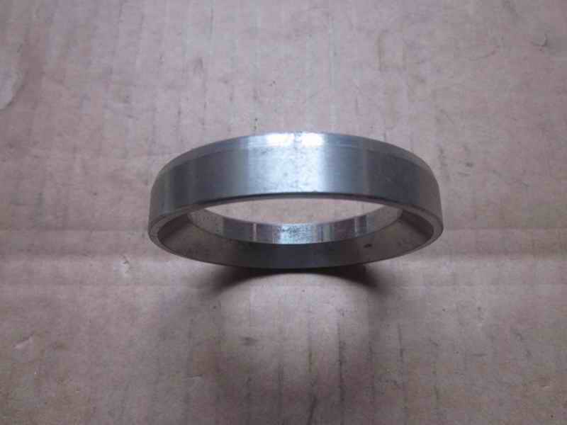 Oil seal seat ring