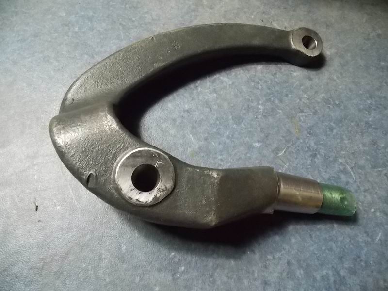 Левая горизонтальная тяга