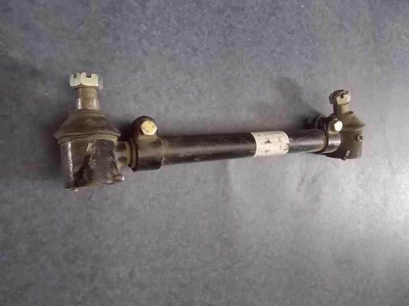 Front steering longitudinal pull rod assembly