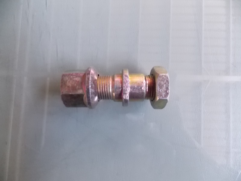 Front wheel bolt nut-right