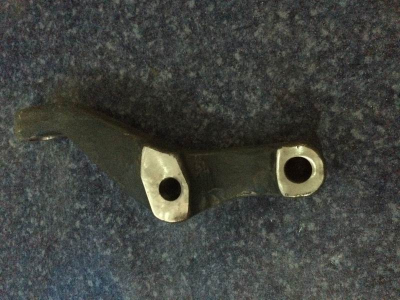 Left horizontal pull rod arm