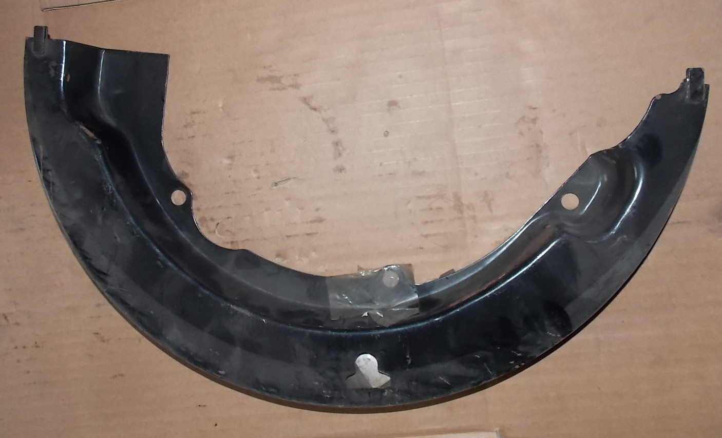 Brake dust cover; contains two upper and lower pieces; can be used for 3004-00096 generations-1