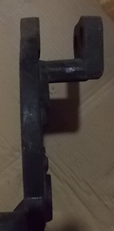 Front brake base plate-right-2