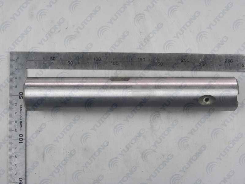 King pin; outer diameter 38; total length 232; with oil hole
