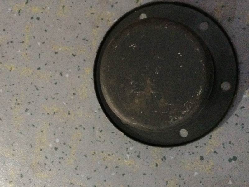 Крышка передней ступицы