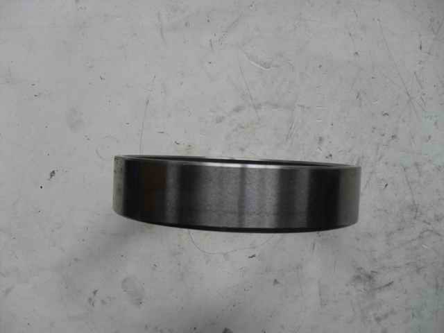 Wheel oil seal outer ring
