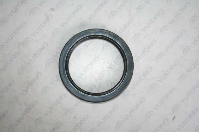 External oil seal of the wheel hub; inner diameter 85; outer diameter 110; thickness 15-1