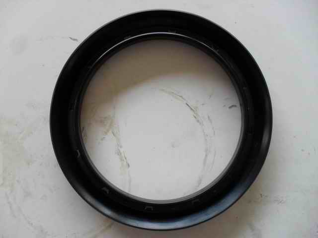 Oil seal in the hub; inner diameter 98; outer diameter 130.5; thickness 12
