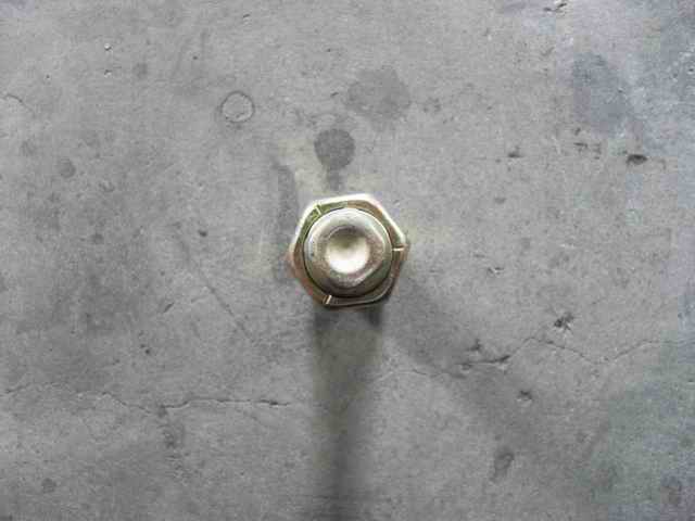 Left rear wheel bolt nut-2