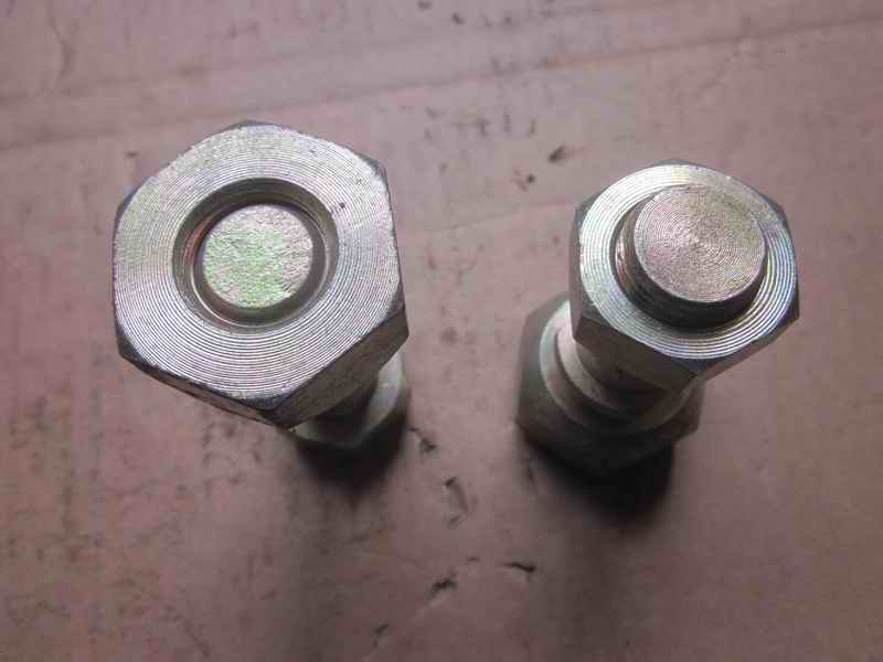 Front wheel bolt nut Right-1