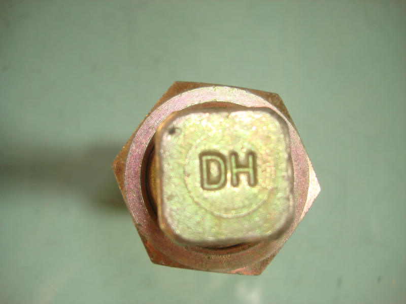 Rear wheel bolt nut Right-1