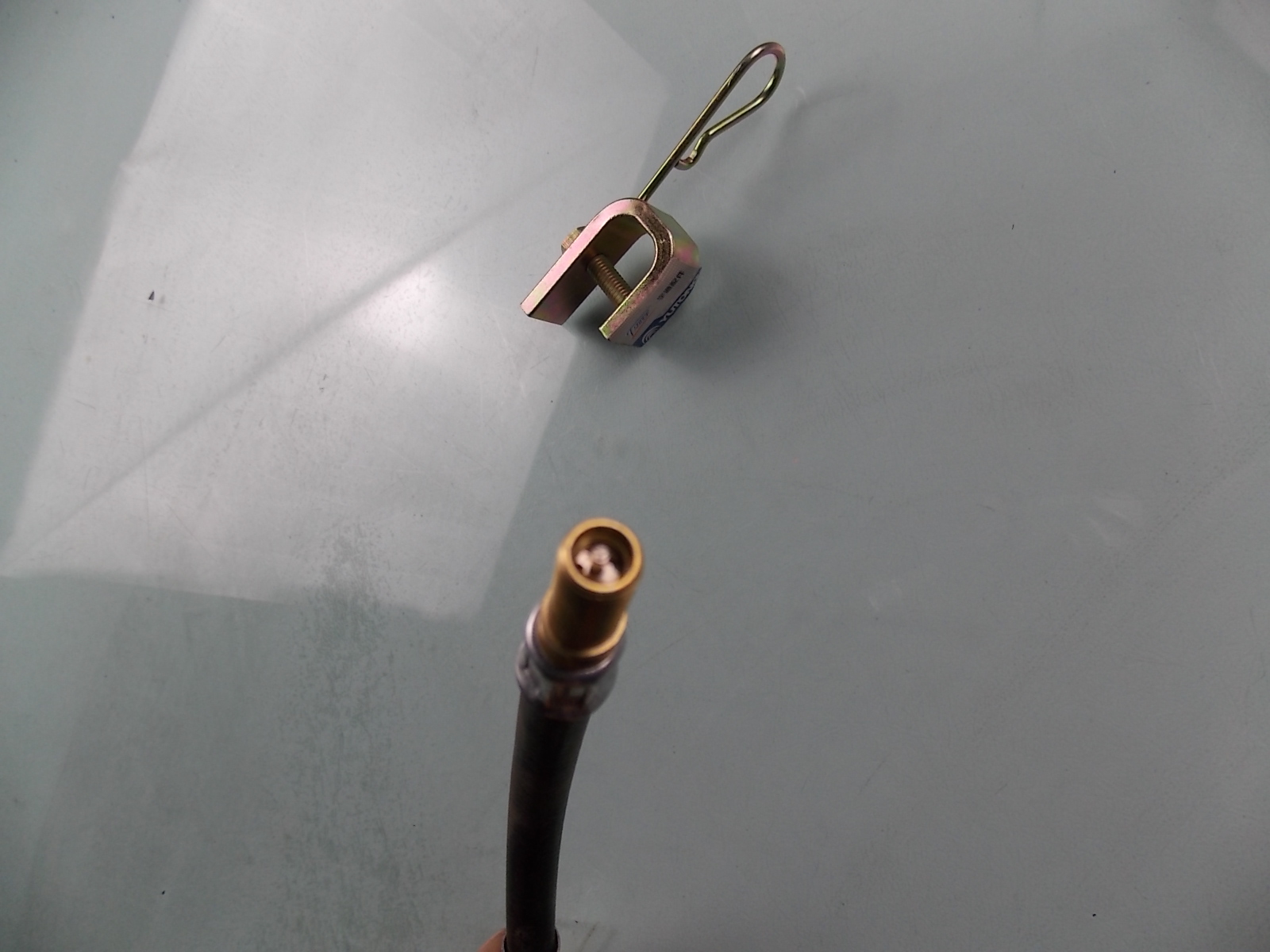D Valve nozzle lengthening rod (length 180; with fixing clip)-2