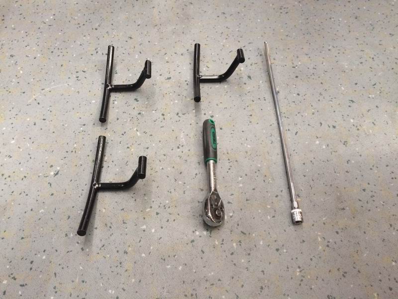 Инструмент для аварийного демонтажа противовыбросовых шин TESD, R 22 .5-1