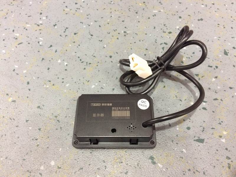 Tire blowout safety device display device-1