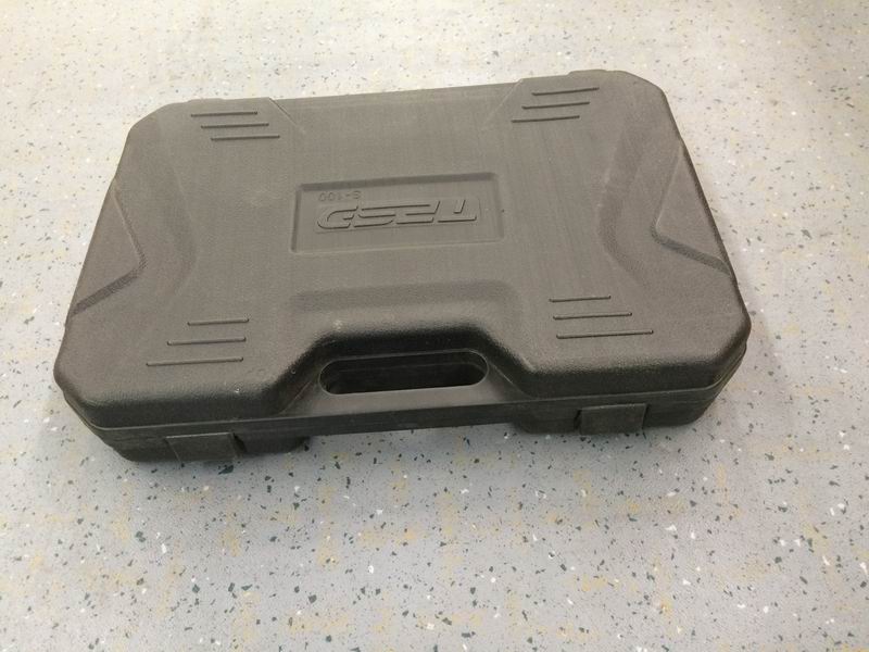 Passenger car tire blowout emergency safety device R15W50; contains 4 pieces