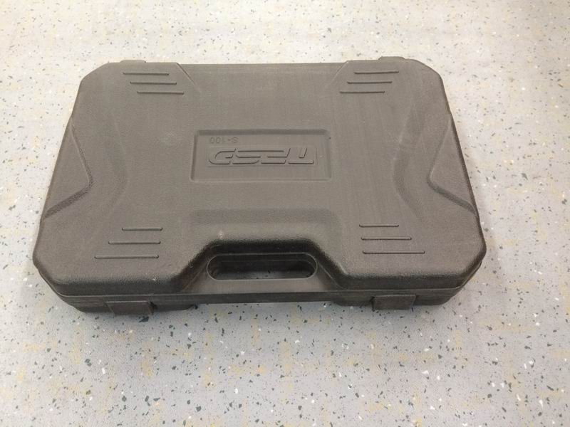 Устройство аварийной защиты от выброса шин легкового автомобиля R 17W65 ; содержит 4 шт.