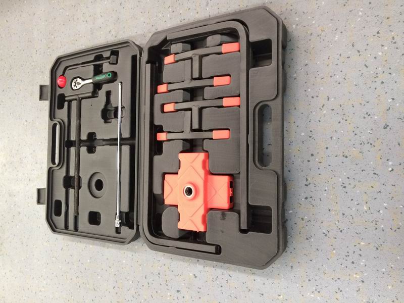 Устройство аварийной защиты от выброса шин легкового автомобиля R 18W65 ; содержит 4 шт.-1