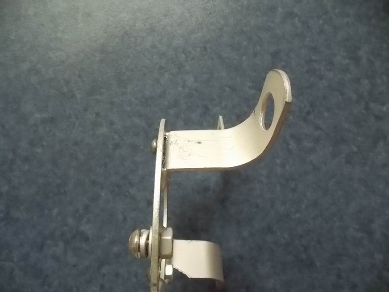 Stainless steel wheel cover bracket on the rear half-2