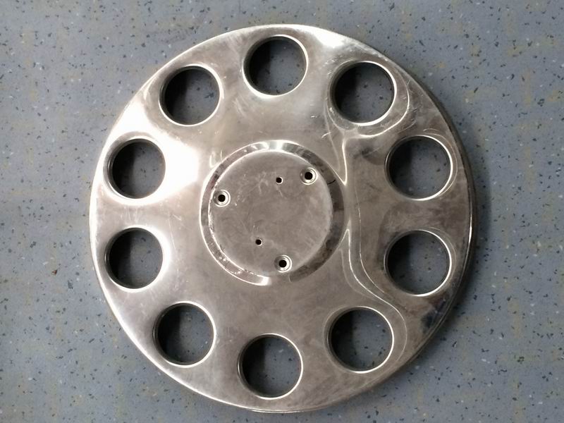 Полупара колпака колеса из нержавеющей стали (передняя рука 7. 5t , задний мост Дунфэн или Фаншэн-1