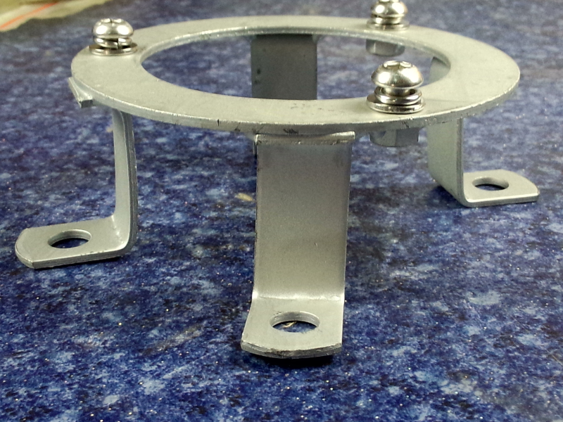 Кронштейн колпака колеса задний-2