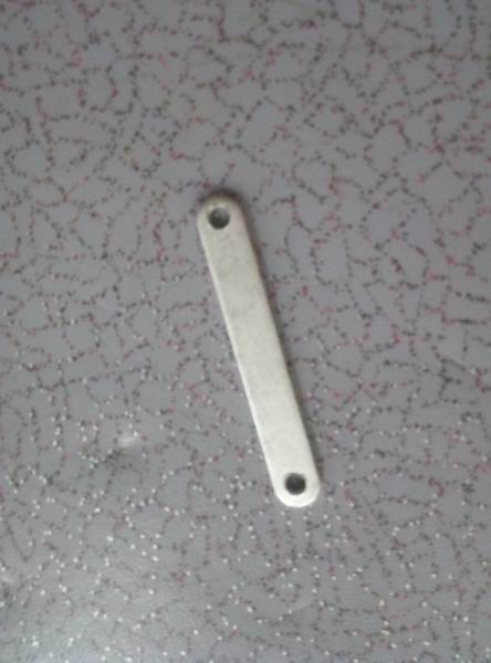 Clutch connecting buckle piece for nylon wheel cover