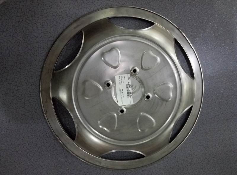 Rear wheel cover; no holes