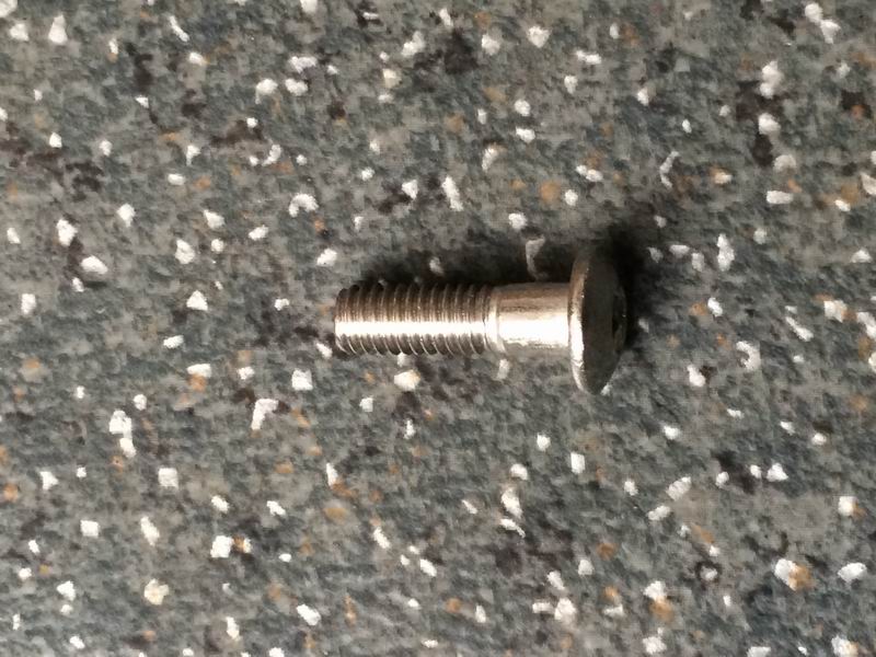 Wheel cover umbrella head screw