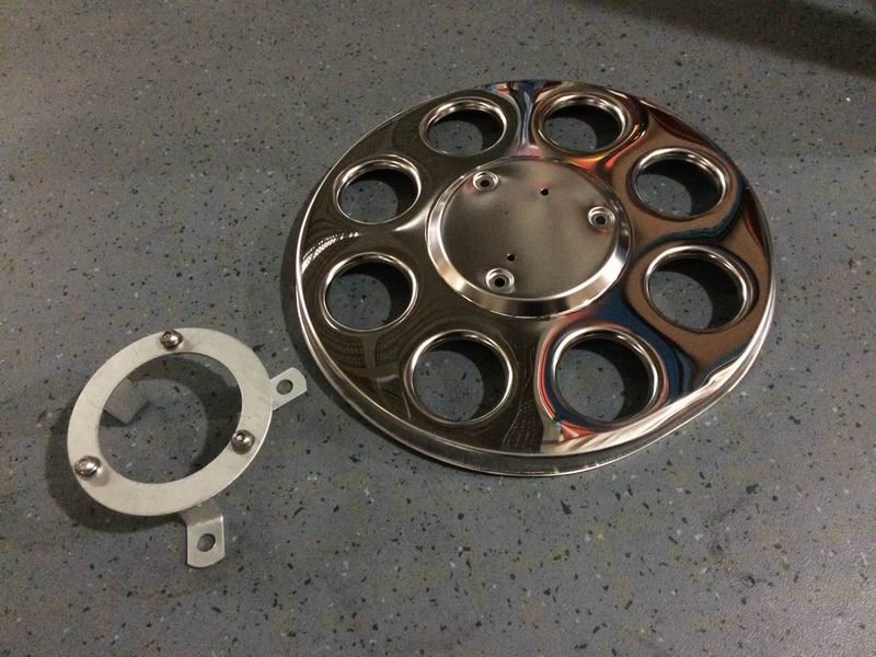 Крышка заднего колеса в сборе; отверстие отверстие