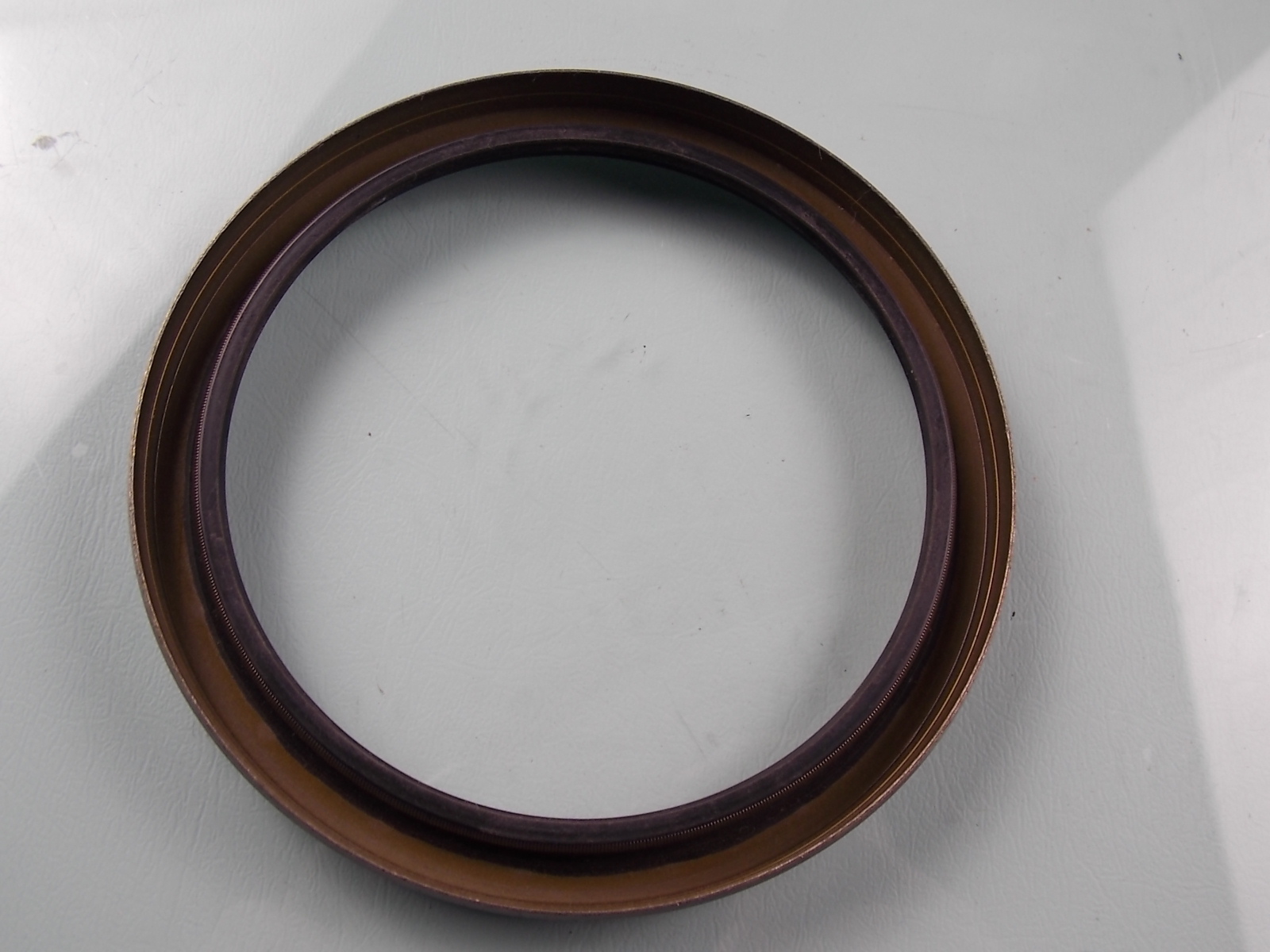 D Front wheel internal oil seal-2