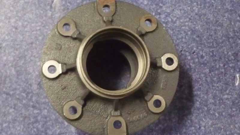Front wheel hub