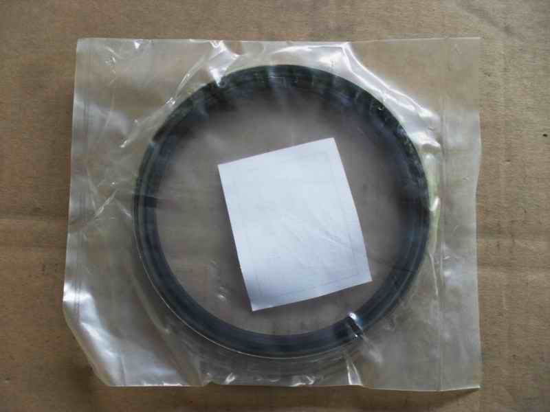 Сальник ступицы; внутренний диаметр 114 .5 внешний диаметр 133 ширина 10-1