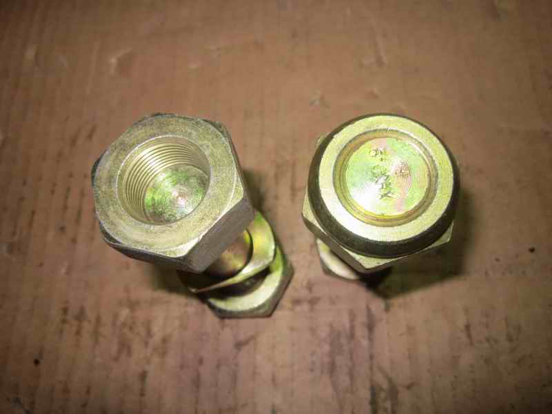 Front wheel bolt nut (right)